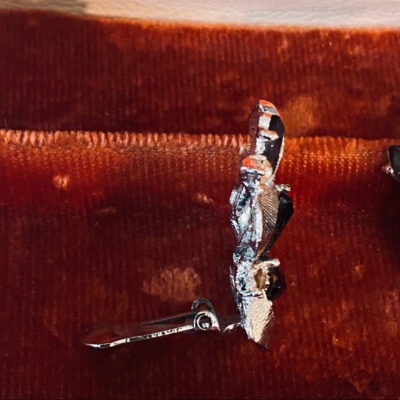 Vintage silver clip on earrings with zirconia - Picture 3 of 4